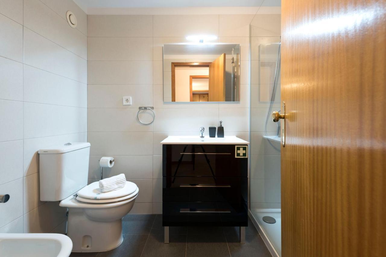Lovelystay - The Porto Getaway Duplex - Free Parking Exterior foto