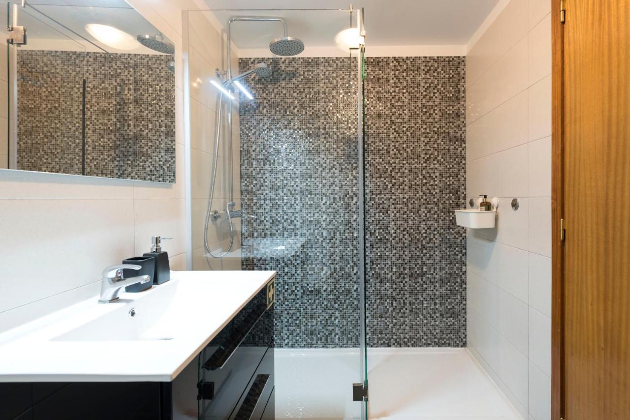 Lovelystay - The Porto Getaway Duplex - Free Parking Exterior foto