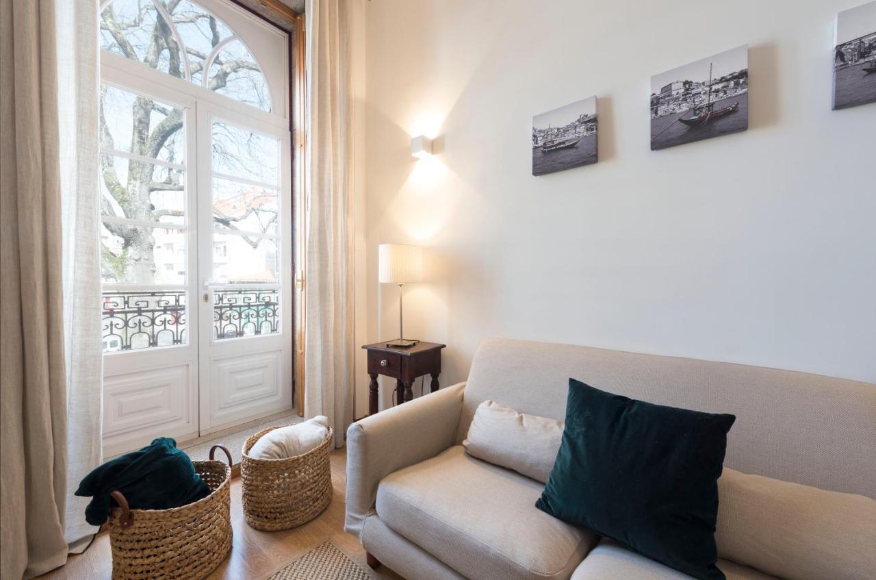 Lovelystay - The Porto Getaway Duplex - Free Parking Exterior foto